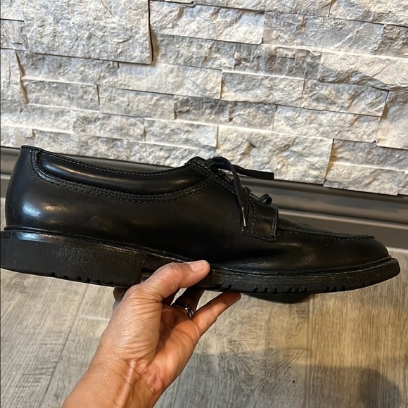 Allen Edmonds Wilbert Black Leather Oxford Shoes with rubber Soles size 12 main image 9